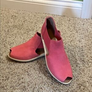 NWOT Kenneth Cole Pink Open-Toe Espadrilles
